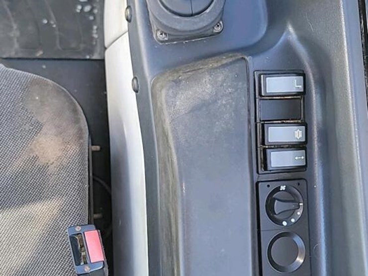 caterpillar-th337c-image-17