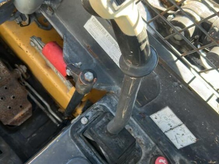 new-holland-l230-image-15