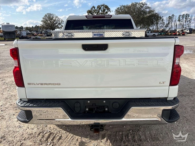 2019-chevrolet-silverado-1500-lt-4x4-crew-cab-pickup-truck-image-35