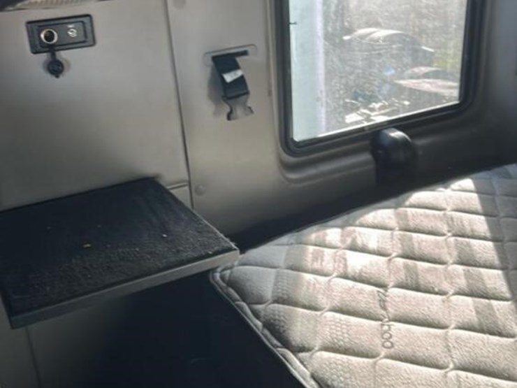 2016-international-prostar-image-27