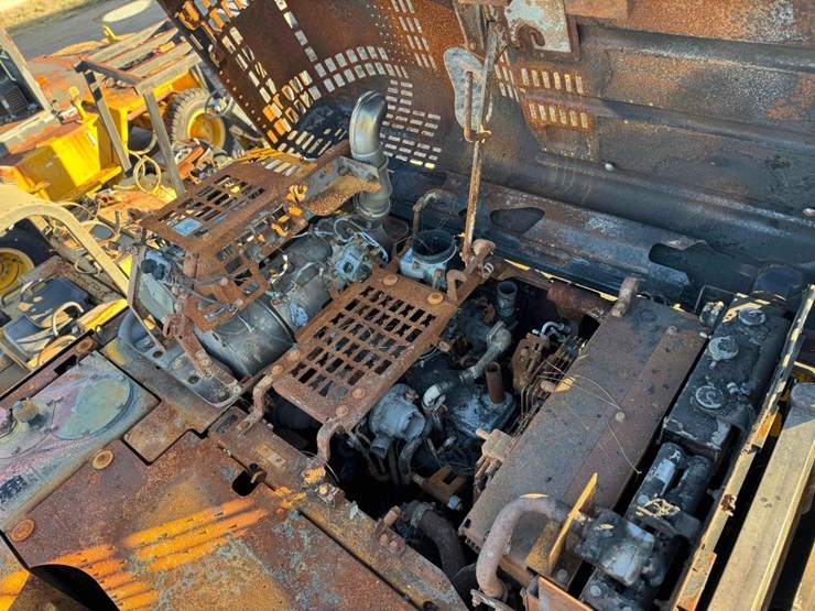 komatsu-pc240-image-17