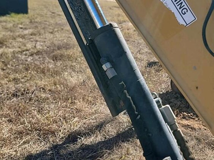 2020-caterpillar-302.7d-image-26