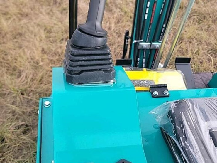 unused-2025-cfg-h15r-mini-excavator,-s/n-20250906w0010:-420cc-gas-eng.,-15"-bkt.,-4x6-tracks,-38.5"-base-image-10