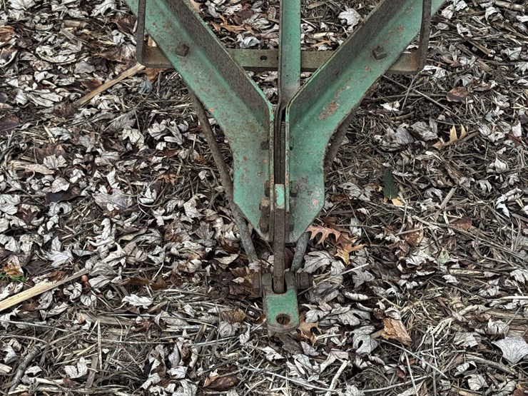 vintage-10'-grain-drill-on-rubber-image-26