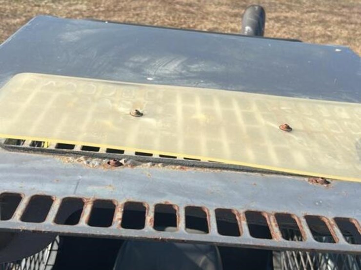 new-holland-l230-image-11