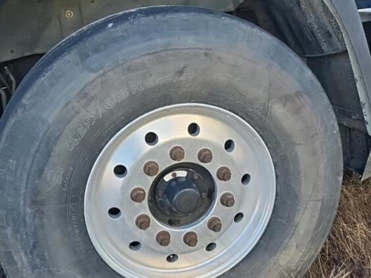 2016-caterpillar-ct660-image-43