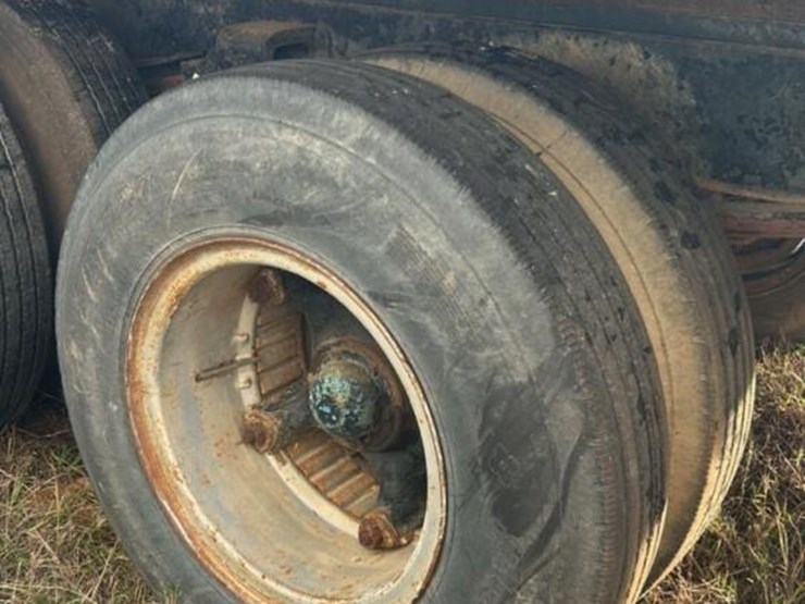 1975-chevy-ce668-truck,-s/n-cce66v160876-(no-title---bill-of-sale-only):-as-is,-non-running-image-14