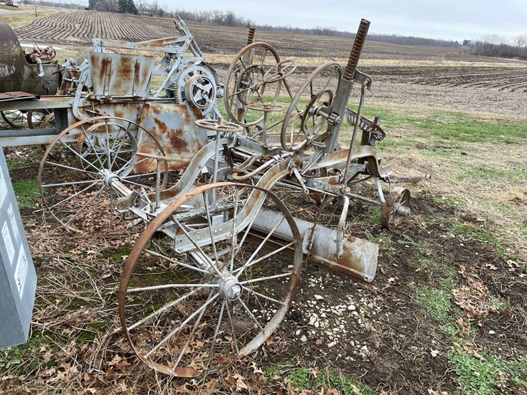 western-wheel-scraper-on-steel-image-5