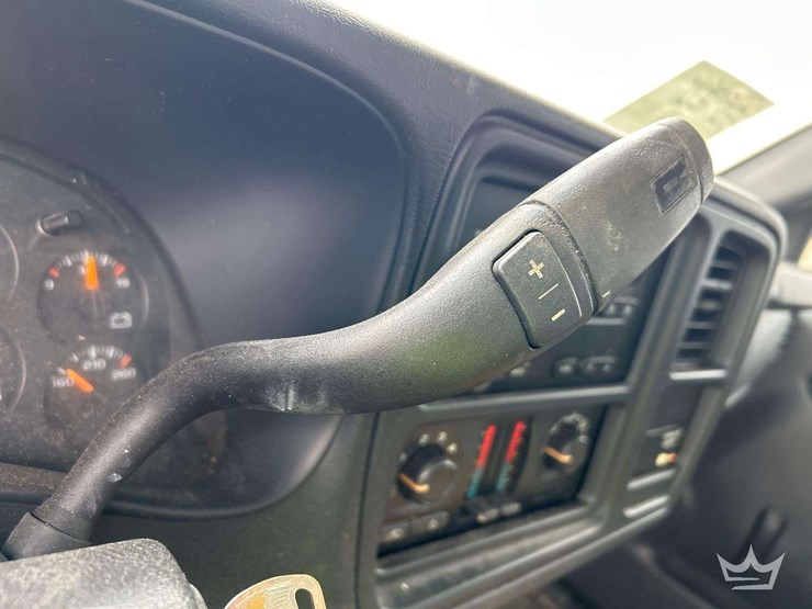 2006-chevrolet-silverado-2500-image-17