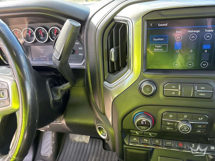 2019-chevrolet-silverado-1500-lt-4x4-crew-cab-pickup-truck-image-19