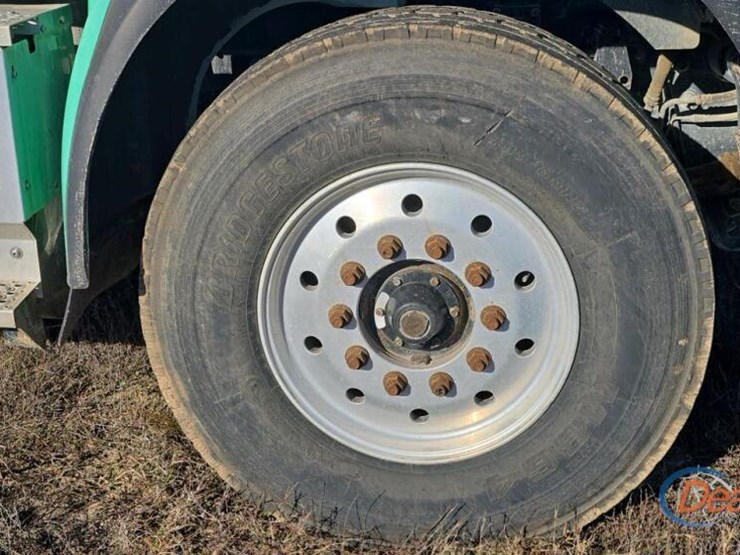 2019-international-hx615-image-4