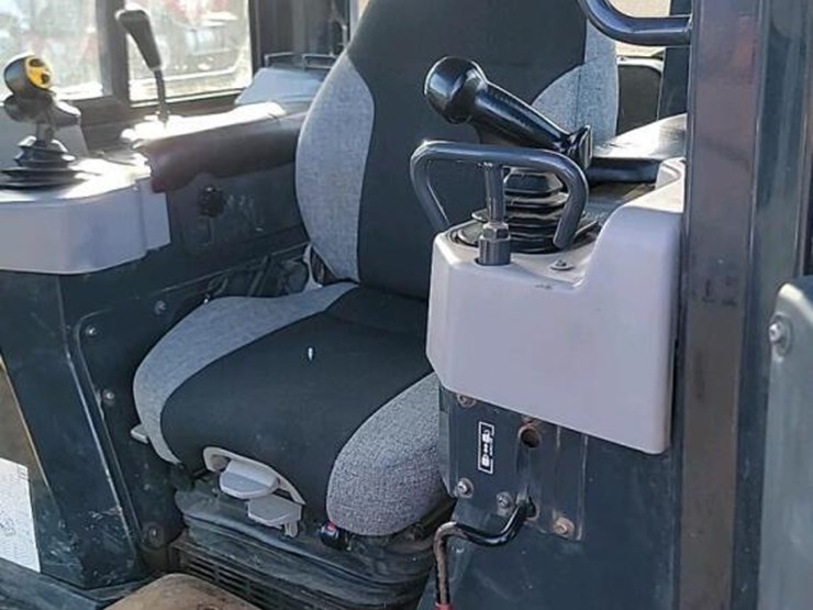 2016-komatsu-d61pxi-23-image-26