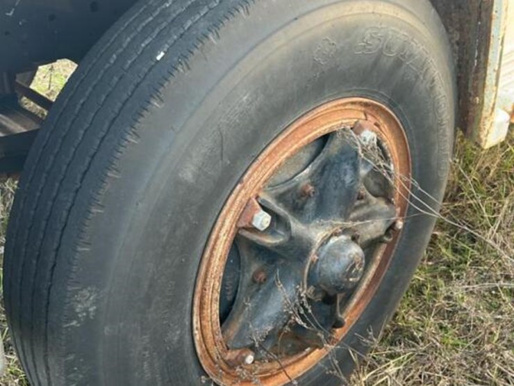 1975-chevy-ce668-truck,-s/n-cce66v160876-(no-title---bill-of-sale-only):-as-is,-non-running-image-25