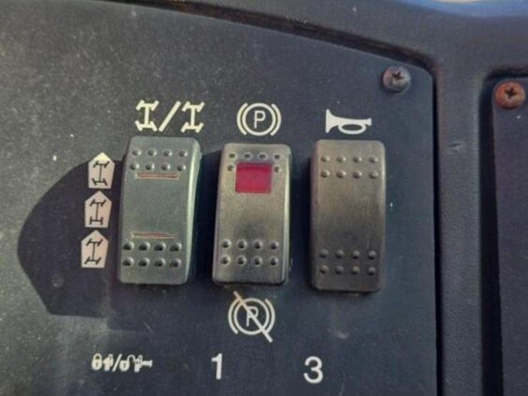 2014-jlg-g6-42a-image-23