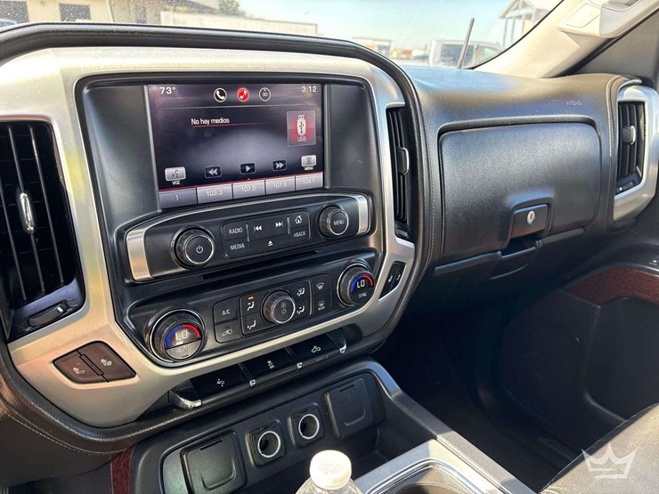 2015-gmc-sierra-1500-slt-image-15