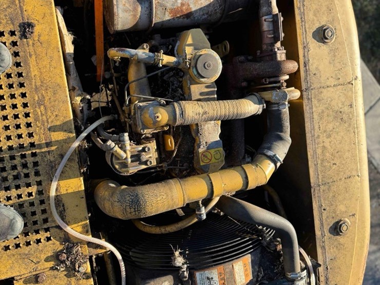 1995-caterpillar-311-image-11