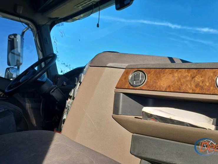 2019-international-hx615-image-11