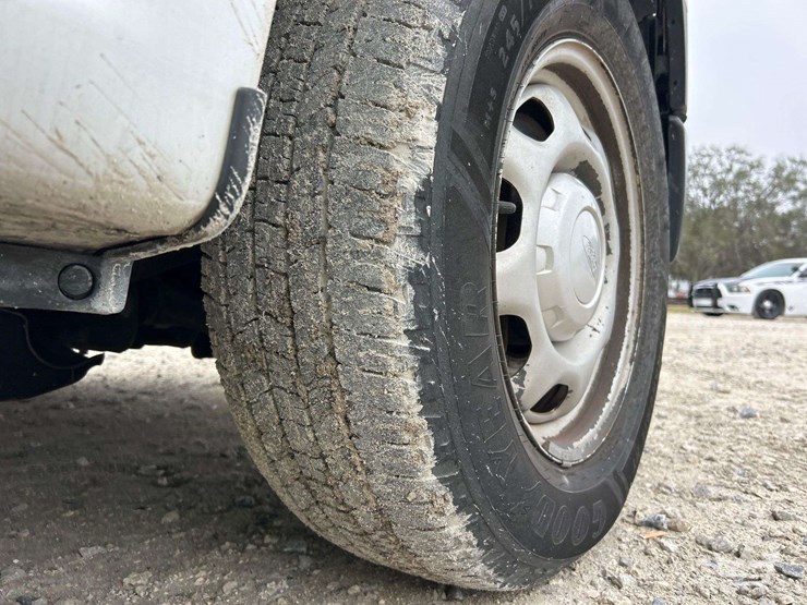 2017-ford-f150-image-27