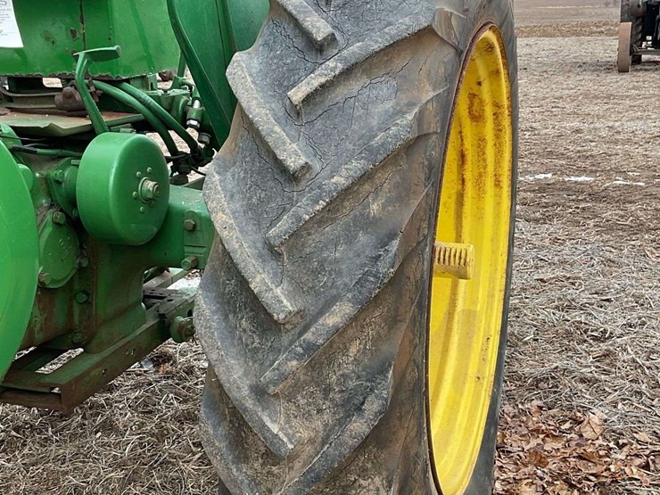 john-deere-70-image-19