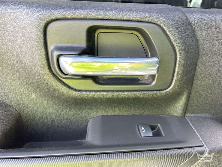 2021-chevrolet-silverado-2500-image-22