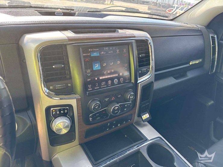 2014-dodge-1500-image-18