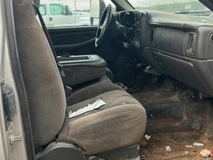 2006-chevrolet-3500-image-10