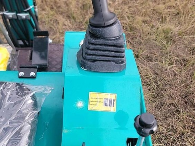 unused-2025-cfg-h15r-mini-excavator,-s/n-20250906w0011:-420cc-gas-eng.,-15"-bkt.,-4x6-tracks,-38.5"-base-image-8