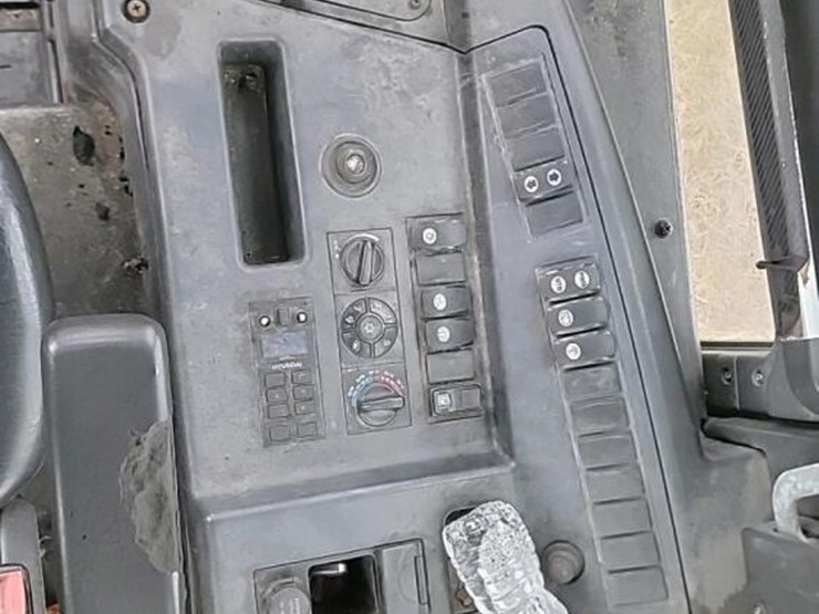 hyundai-70d-9-image-16