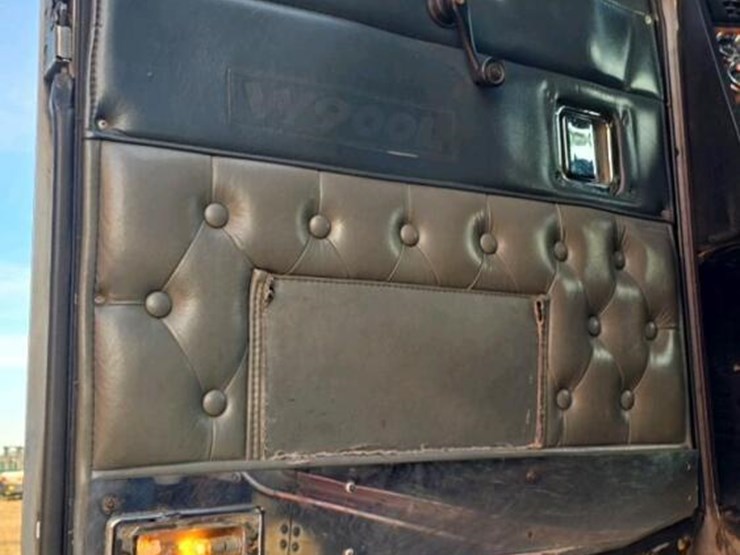 kenworth-w900-image-27