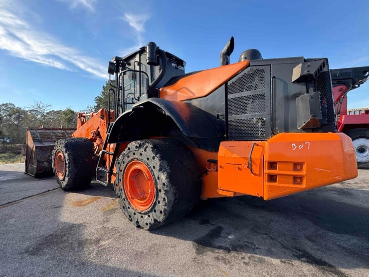 hitachi-zw370-6-image-6