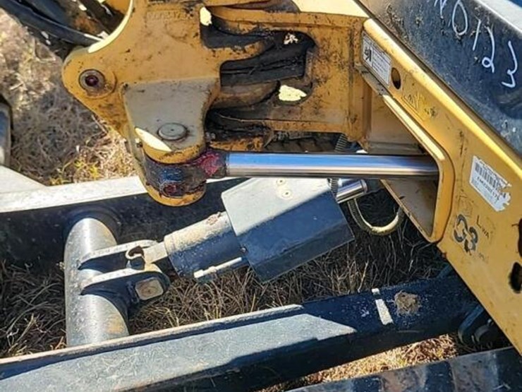 2021-caterpillar-302.7d-image-23