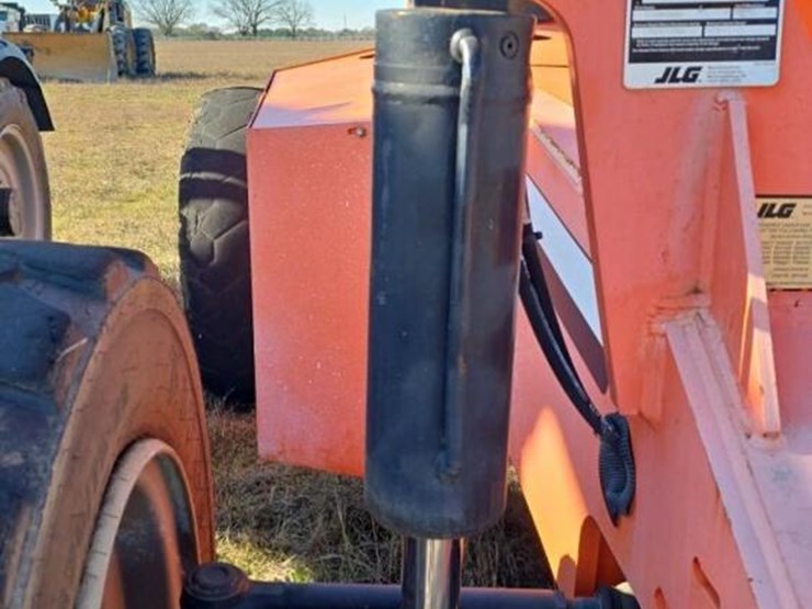 2014-sky-trak-6042-image-5