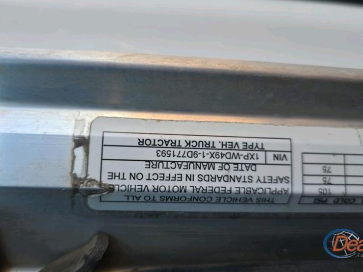 peterbilt-388-image-37