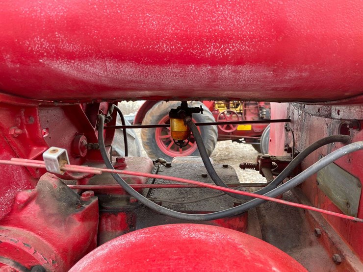 mccormick-deering-wk-40-wide-front-on-rubber-image-38