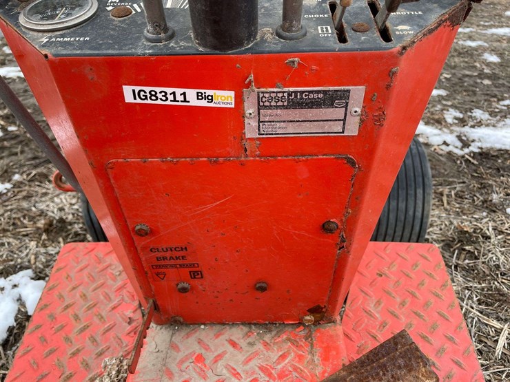 case-222-78-lawn-and-garden-tractor-w/-mower-deck-and-snow-blower-image-38