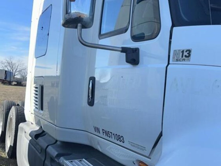 2015-international-prostar-image-6