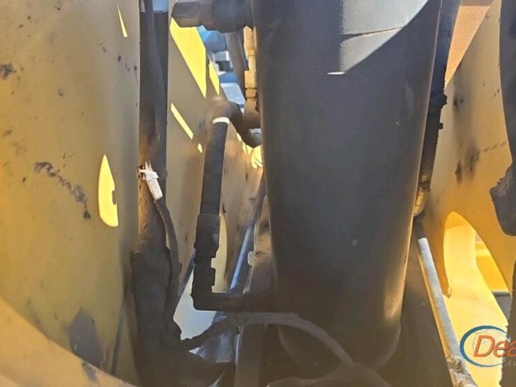 caterpillar-tl642c-image-15