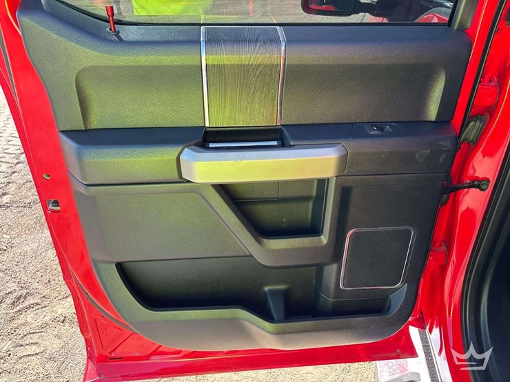 2021-ford-f250-image-21