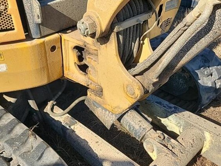 2020-caterpillar-302.7d-image-8