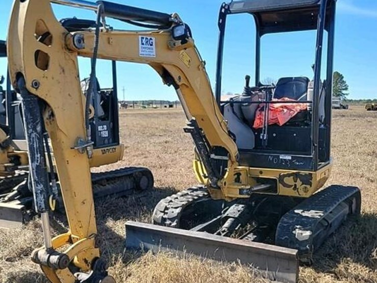 2020-caterpillar-302.7d-image-1