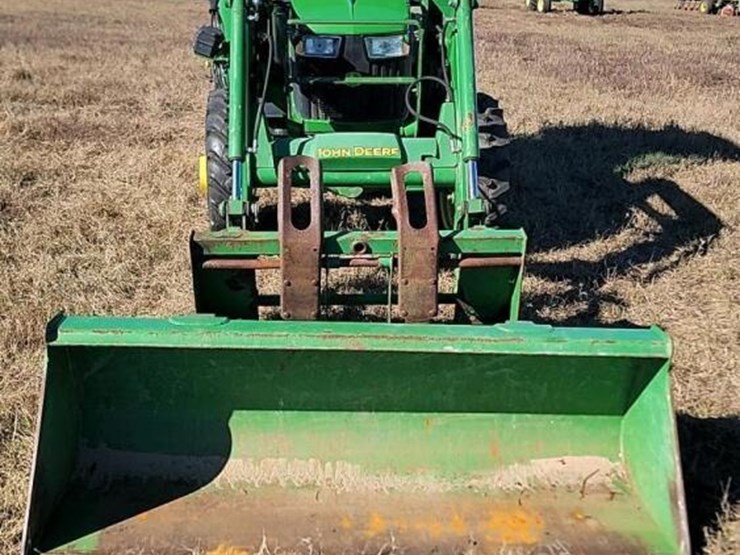 2015-john-deere-5075e-image-3