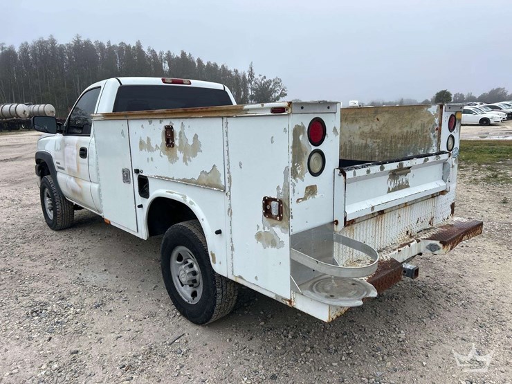 2006-chevrolet-silverado-2500-image-4