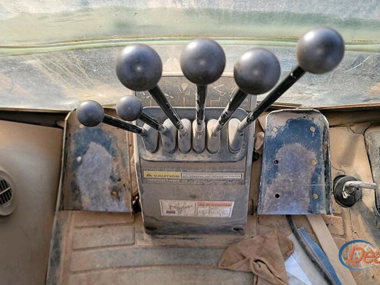 2010-case-590sm-image-31