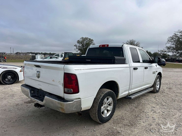 2015-dodge-1500-image-3