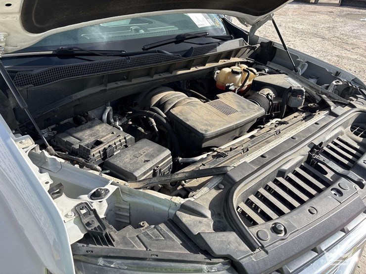 2019-chevrolet-silverado-1500-lt-4x4-crew-cab-pickup-truck-image-12