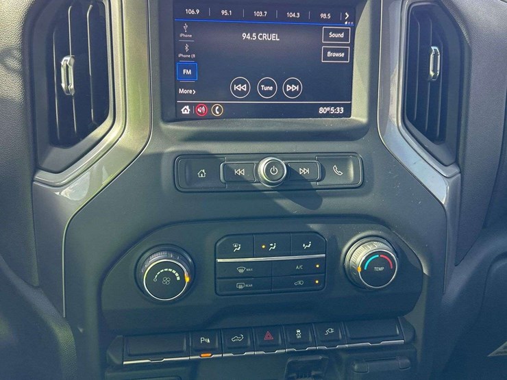 2021-chevrolet-silverado-2500-image-18