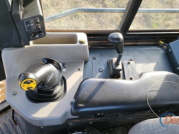 2016-komatsu-d61pxi-23-image-27