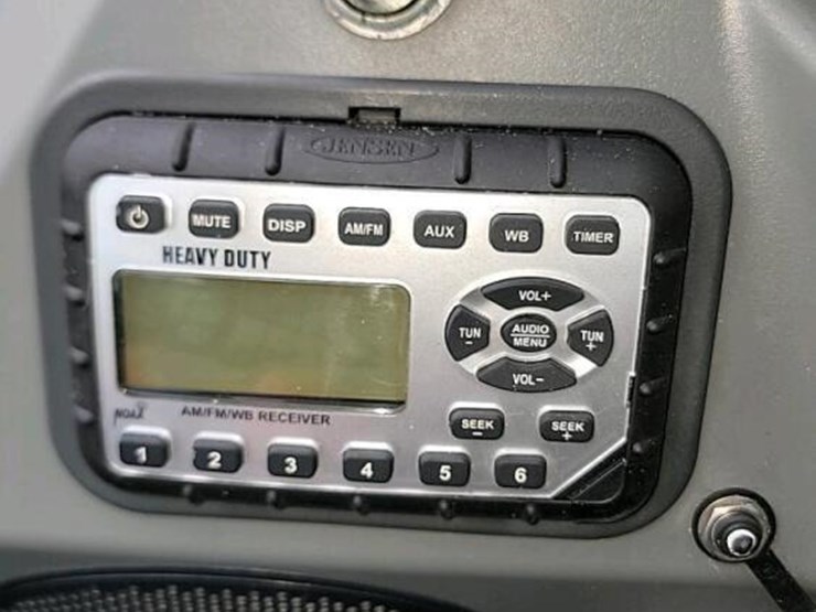 2022-bobcat-t770-image-15