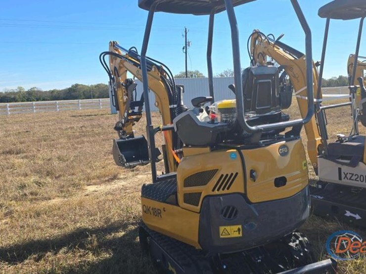 unused-2025-cfg-qk18r-mini-excavator,-s/n-4000025:-13.5hp-gas-eng.,-pilot-system-image-8