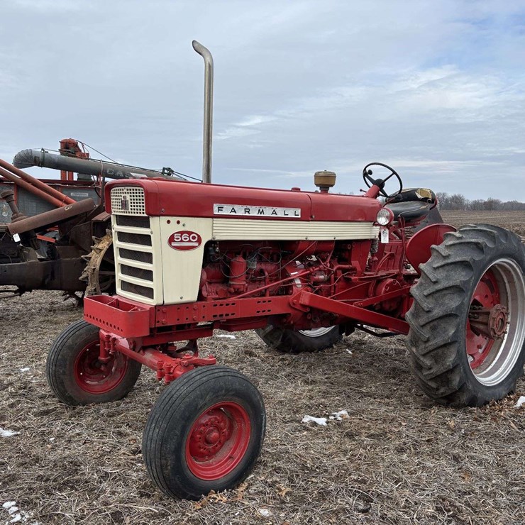 Farmall 560 Wide Front